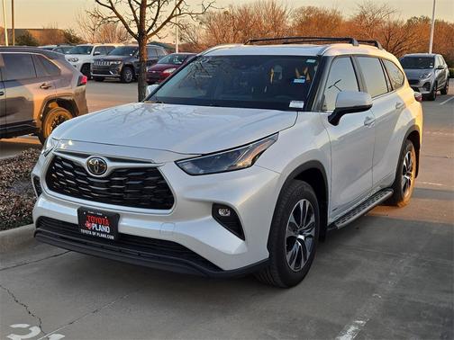 2025 Toyota Highlander Hybrid XLE