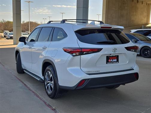 2025 Toyota Highlander Hybrid XLE