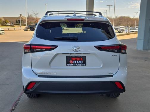 2025 Toyota Highlander Hybrid XLE