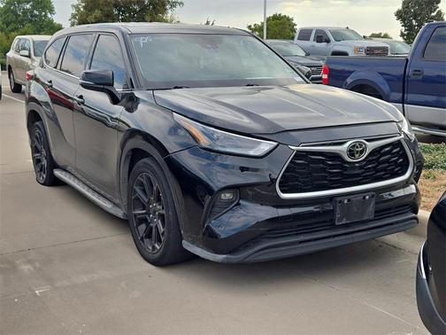 2022 Toyota Highlander LE