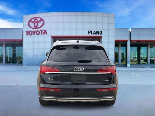 Brilliant Black 2021 Audi Q5 45 Premium