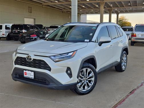 2022 Toyota RAV4 XLE Premium