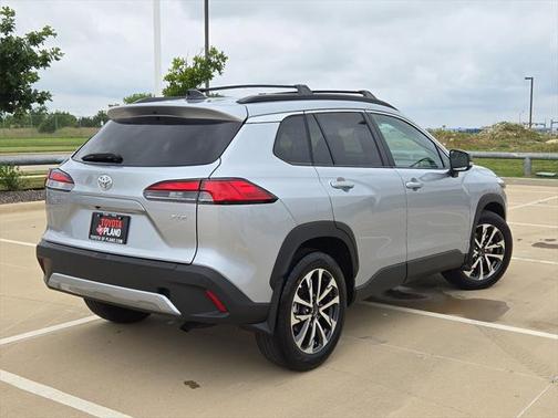 2025 Toyota Corolla Cross XLE