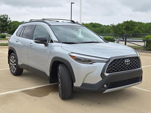 2025 Toyota Corolla Cross XLE