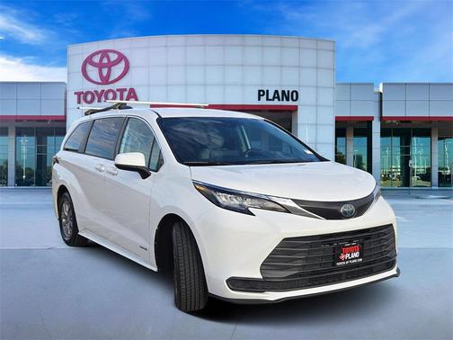 2021 Toyota Sienna LE