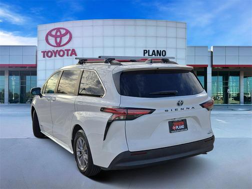 2021 Toyota Sienna LE