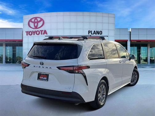 2021 Toyota Sienna LE