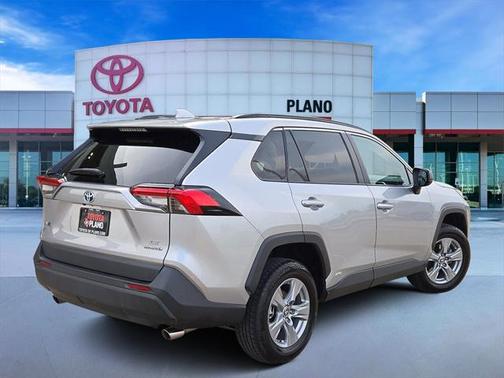 2022 Toyota RAV4 Hybrid LE