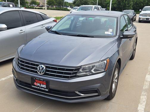 Platinum Gray Metallic 2018 Volkswagen Passat 2.0T S
