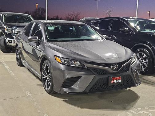 2018 Toyota Camry SE