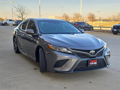 2018 Toyota Camry SE