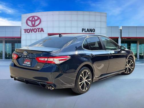 2020 Toyota Camry SE