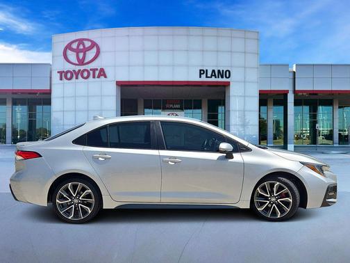 Classic Silver Metallic 2021 Toyota Corolla SE