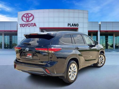 2022 Toyota Highlander Hybrid Limited