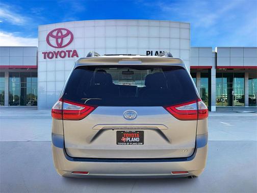 2017 Toyota Sienna LE