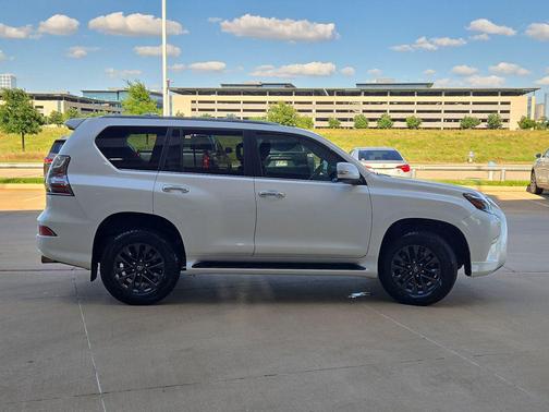 Eminent White Pearl 2023 Lexus GX 460 Premium