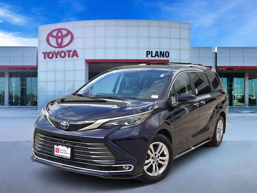 2024 Toyota Sienna Platinum