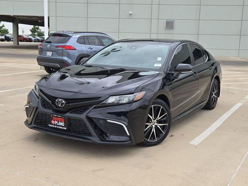 Midnight Black Metallic 2023 Toyota Camry SE