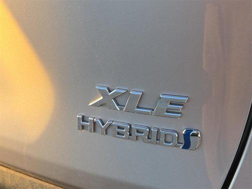 2021 Toyota RAV4 Hybrid XLE Premium