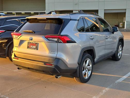 2021 Toyota RAV4 Hybrid XLE Premium