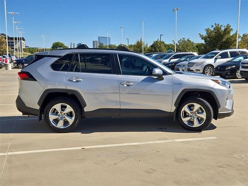 2021 Toyota RAV4 Hybrid XLE Premium