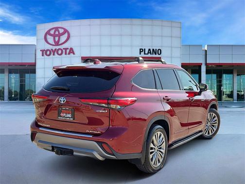 2021 Toyota Highlander Hybrid Platinum