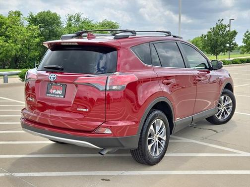 2018 Toyota RAV4 Hybrid SE