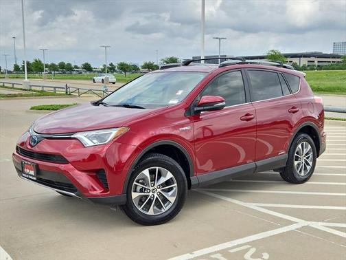 2018 Toyota RAV4 Hybrid SE