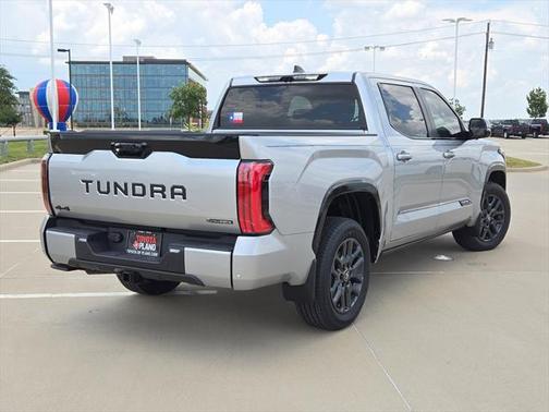 2025 Toyota Tundra Hybrid Platinum