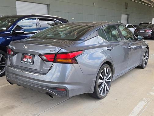 2021 Nissan Altima SR VC-Turbo FWD
