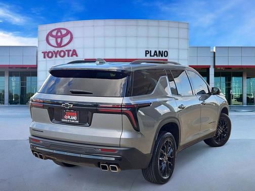 Sterling Gray Metallic 2025 Chevrolet Traverse LT
