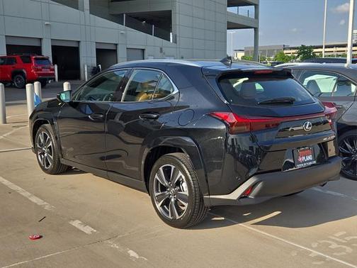 2025 Lexus UX 300h Premium