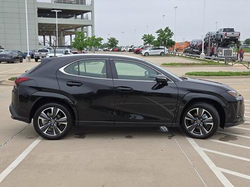 2025 Lexus UX 300h Premium
