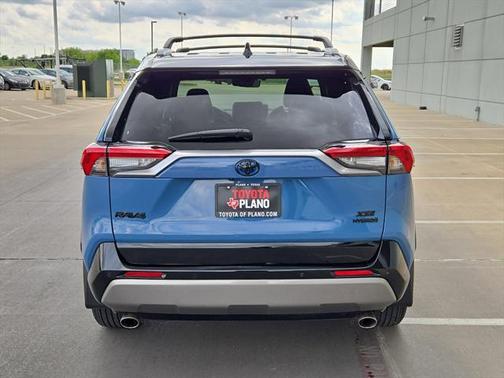 2023 Toyota RAV4 Hybrid SE