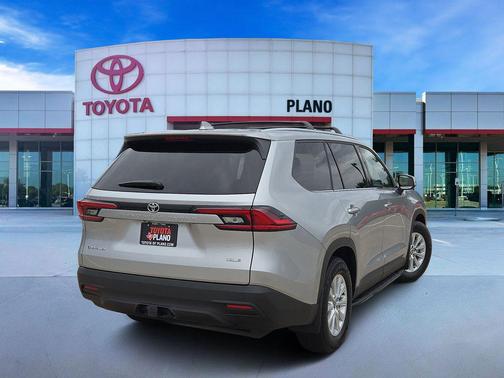 Celestial Silver Metallic 2025 Toyota Grand Highlander Hybrid XLE