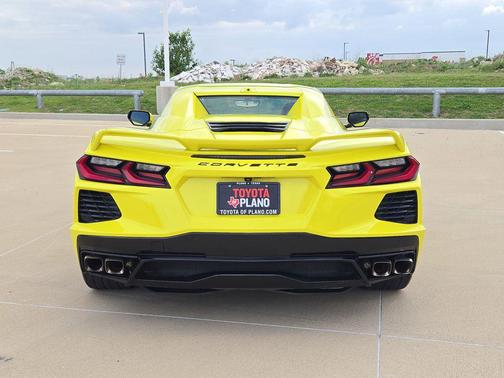 Accelerate Yellow Metallic 2021 Chevrolet Corvette Stingray w/3LT