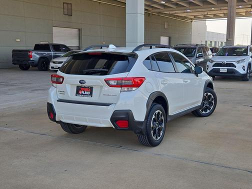 Crystal White Pearl 2022 Subaru Crosstrek Premium