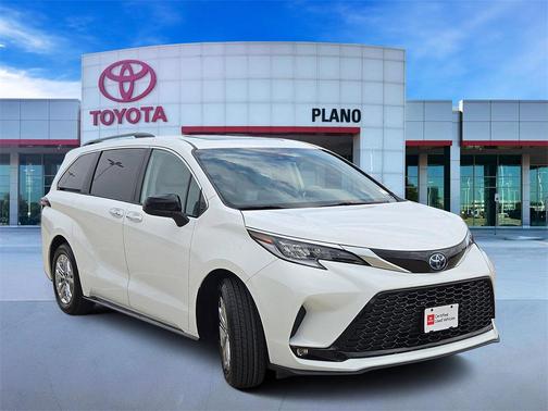 2023 Toyota Sienna XSE 7 Passenger