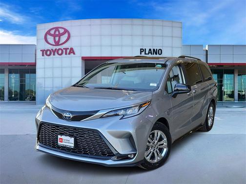 2022 Toyota Sienna XSE 7 Passenger