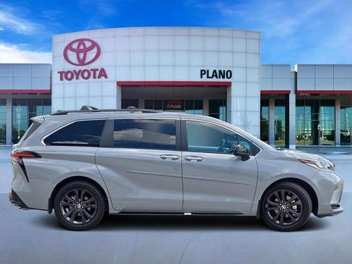 2024 Toyota Sienna XSE 7 Passenger