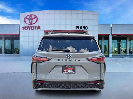 2024 Toyota Sienna XSE 7 Passenger