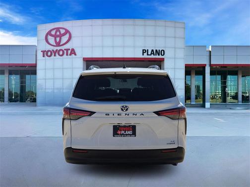2021 Toyota Sienna LE