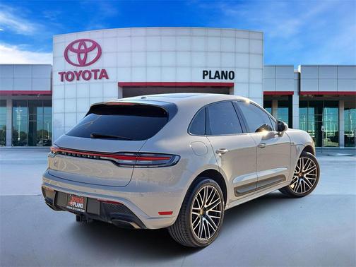 2023 Porsche Macan T