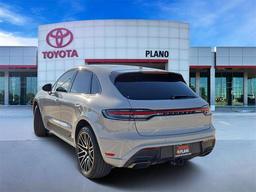 2023 Porsche Macan T