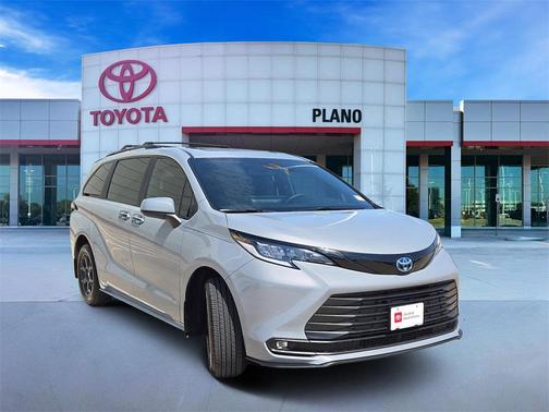 2025 Toyota Sienna Woodland Edition