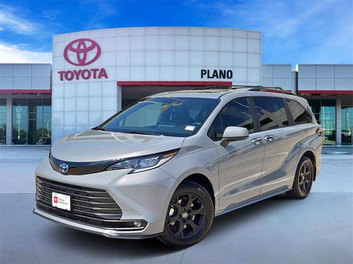 2025 Toyota Sienna Woodland Edition