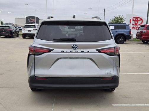 2022 Toyota Sienna XLE