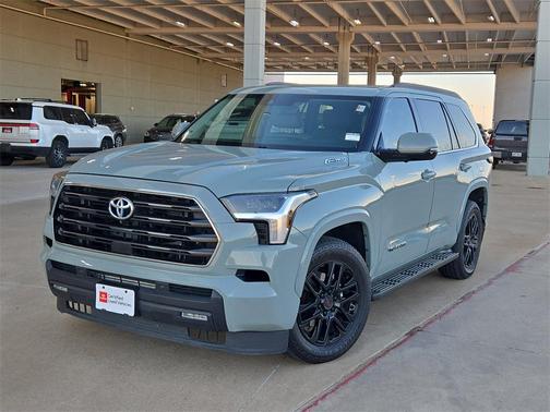 2023 Toyota Sequoia SR5