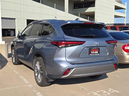 2023 Toyota Highlander Platinum
