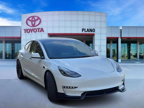 Pearl White Multi-Coat 2023 Tesla Model 3 Standard Range